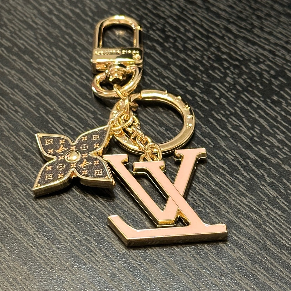 Louis Vuitton Blooming Flowers BB Bag Charm & Key Holder - Pink/Monogram - Picture 3 of 8